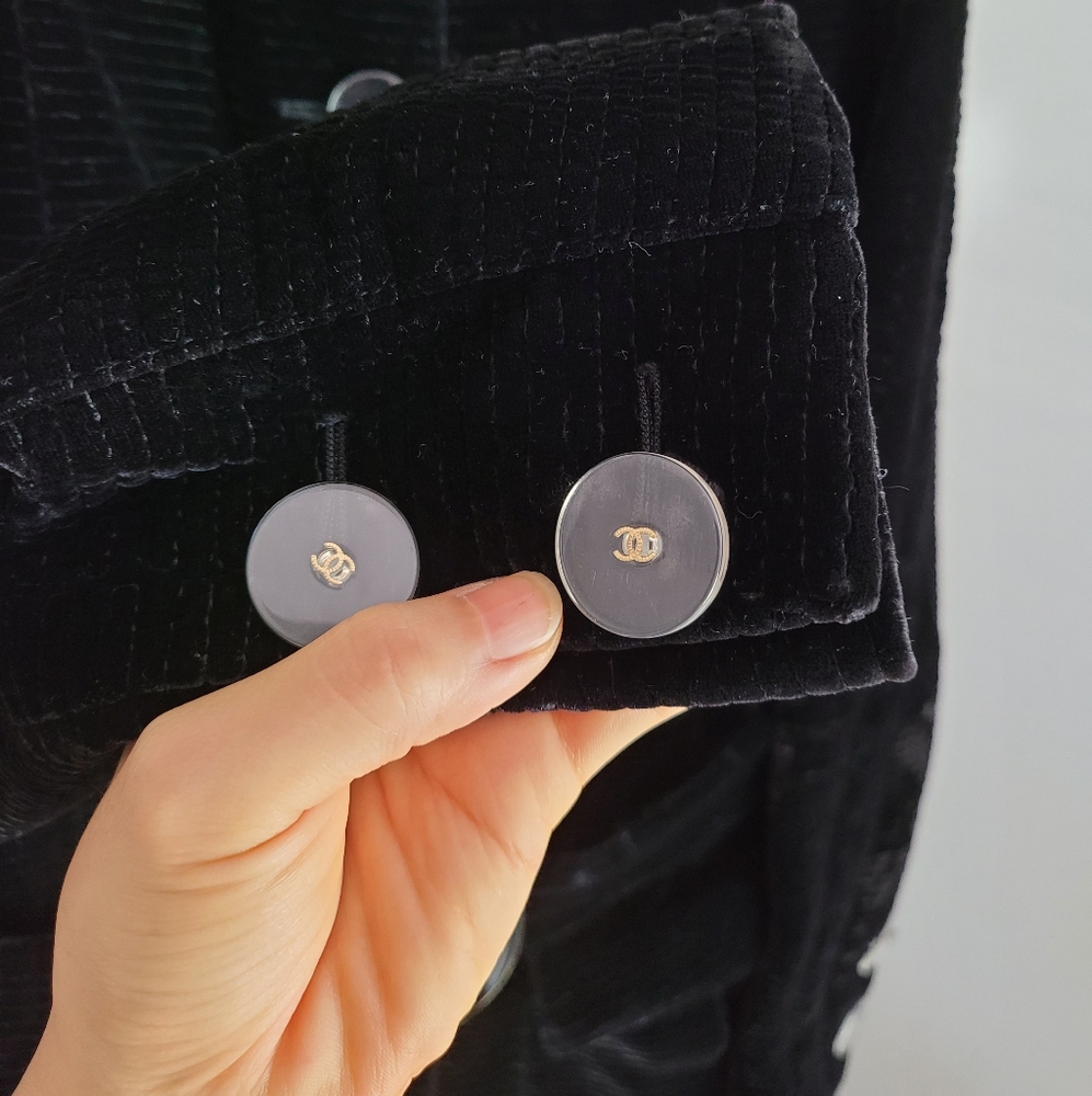 CHANEL velvet black coat - Picture 8 of 16